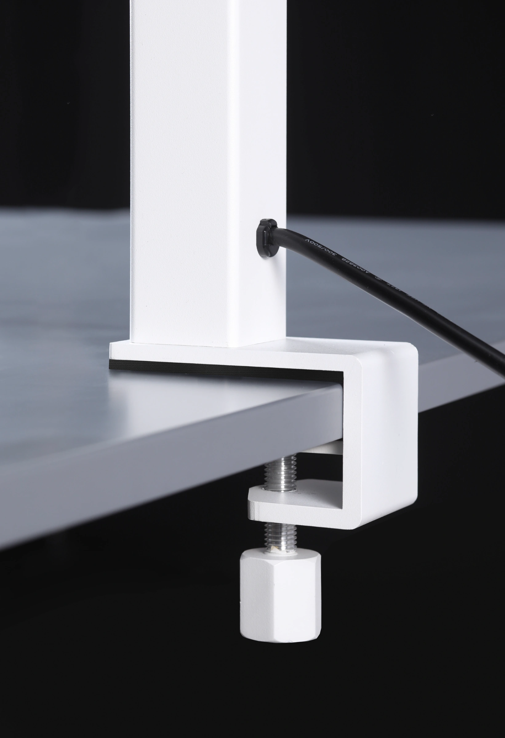Saphir-Tischaufbauleuchte-HG-Grau-2-hansa-styro-ag