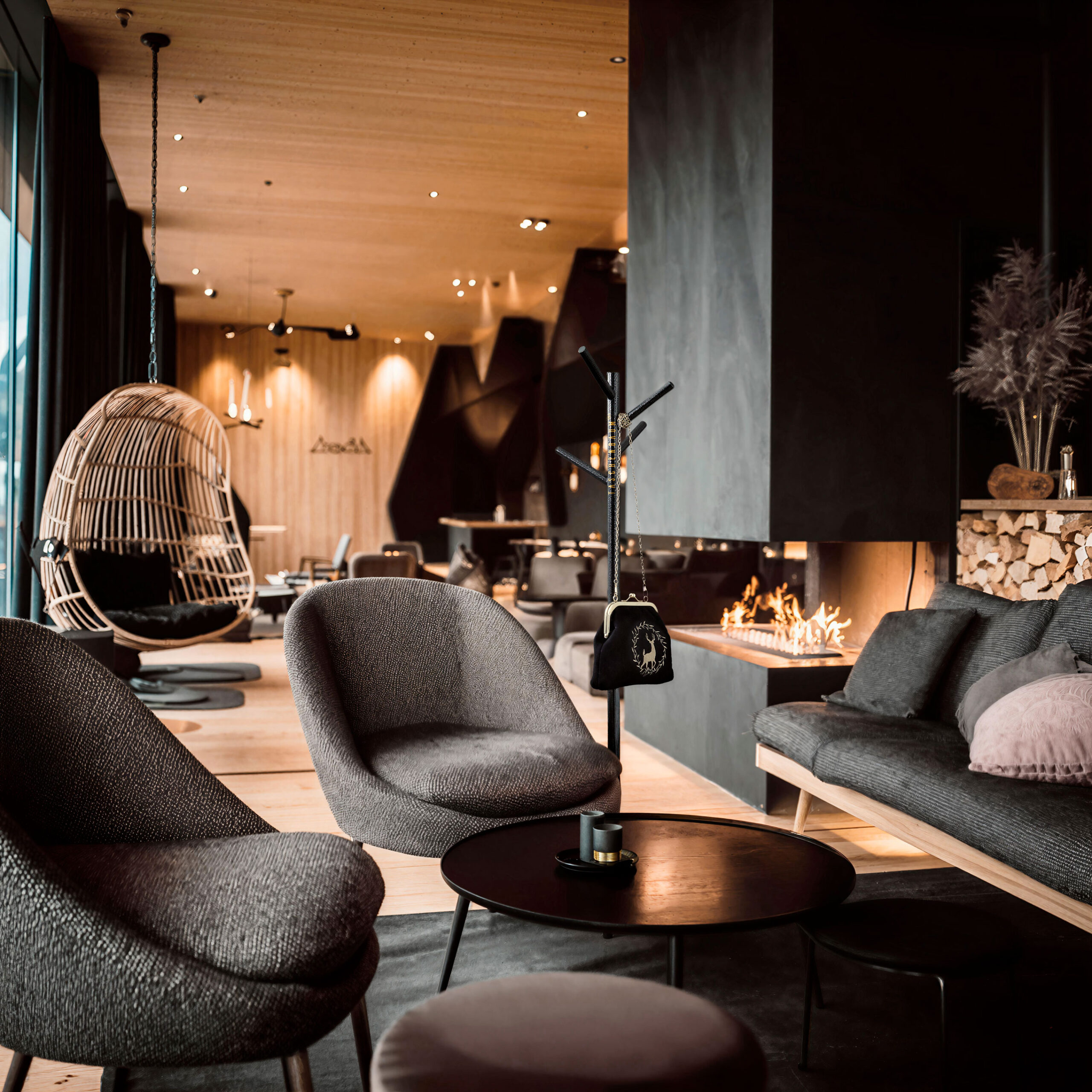 Taschenbaum-Taschenständer_Lobby_styro-ag_Mood_1